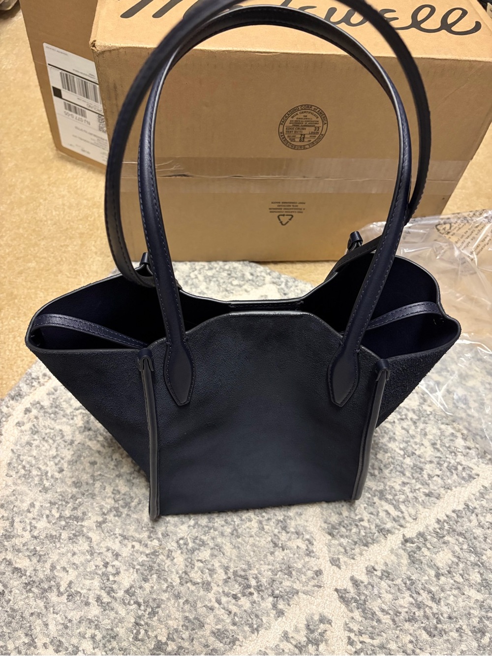 The Lexington Small Tote- Color Juniper Berry- MADEWELL - Picture 9 of 12